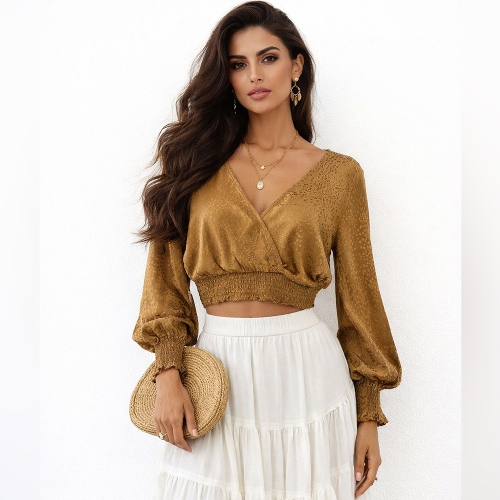 KIRIOUS LOS ANGELES NWT LS cropped top gold smocked BOHO